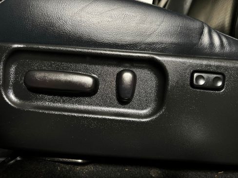 Used 2023 Toyota Tacoma Limited AWD/4WD image 14