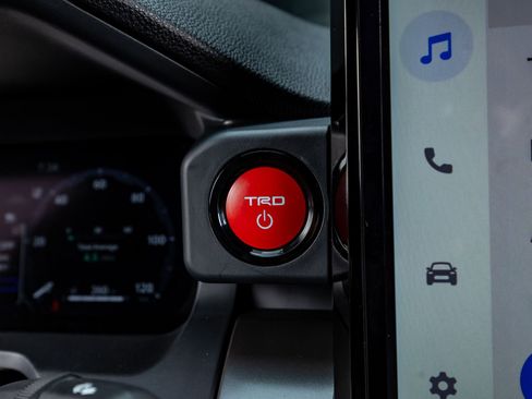 Used 2024 Toyota Tacoma TRD Sport w/ TRD Sport Upgrade Package image 22