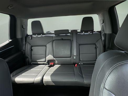 Used 2022 GMC Sierra 1500 SLT w/ X31 Off-Road Package AWD/4WD image 19
