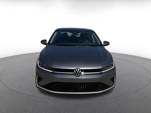 Used 2025 Volkswagen Jetta SE FWD image 4