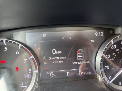 Used 2023 Toyota Highlander XLE image 11