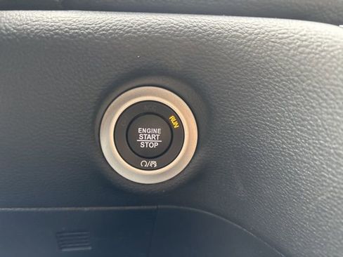 New 2026 Chrysler Pacifica Select image 23