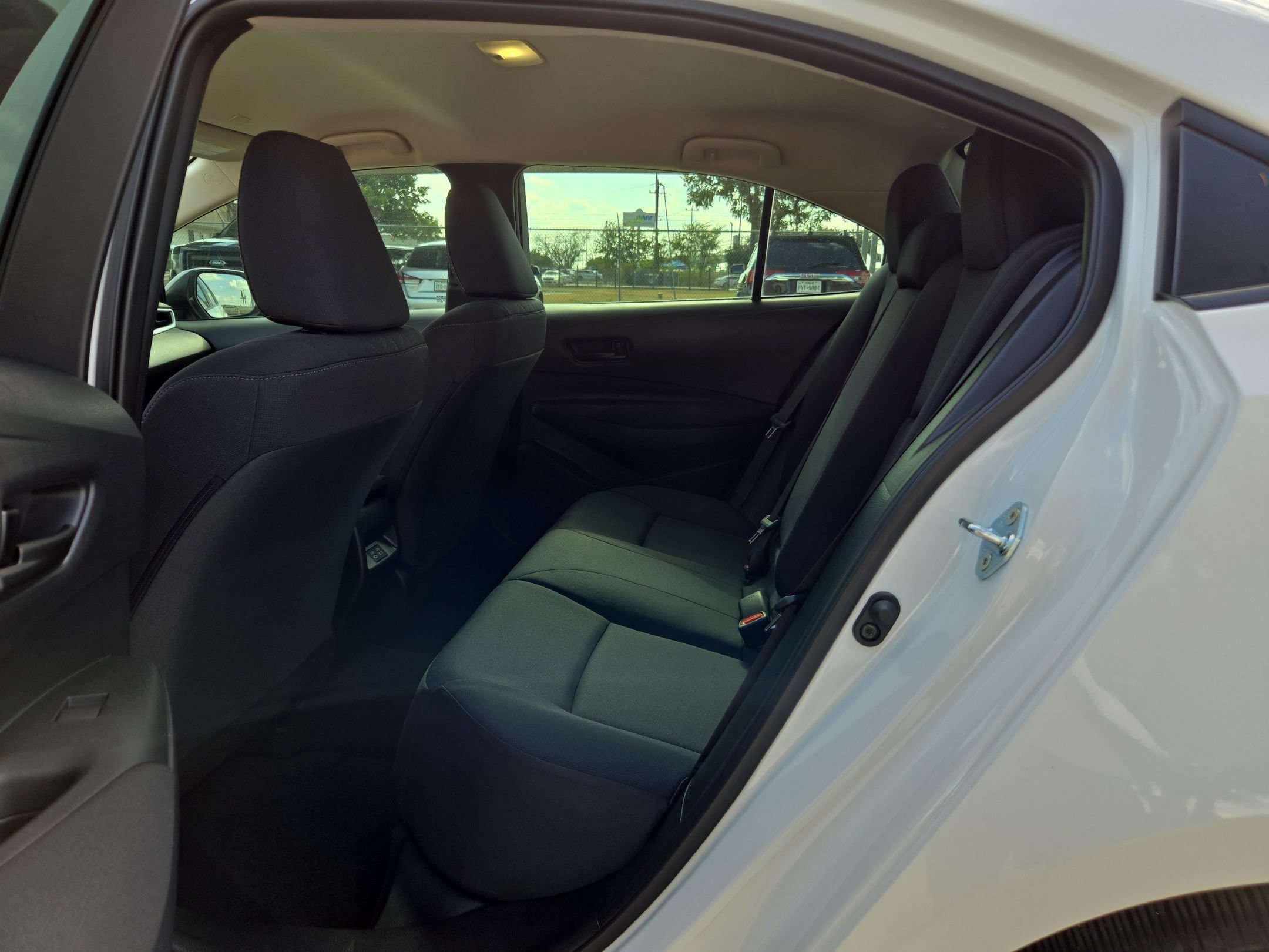 Used 2025 Toyota Corolla LE FWD image 13