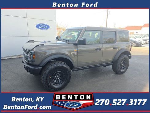 New 2026 Ford Bronco Badlands AWD/4WD image 1