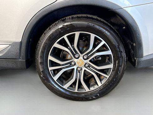 Used 2018 Mitsubishi Outlander ES FWD image 36