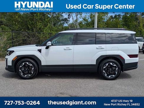 Used 2024 Hyundai Santa Fe SEL FWD image 2