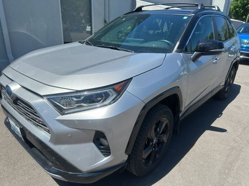 Used 2020 Toyota RAV4 XSE AWD/4WD image 3