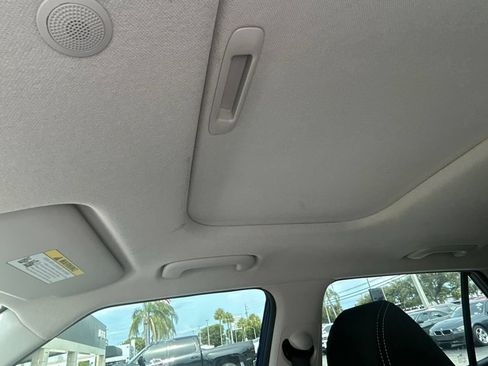 Used 2024 Hyundai Venue SEL FWD image 21