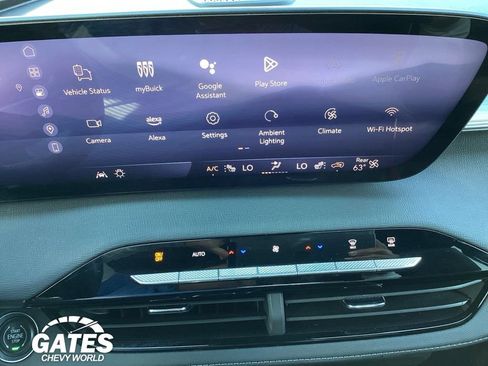 Used 2025 Buick Enclave Preferred AWD/4WD image 3