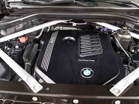 Used 2022 BMW X5 xDrive40i w/ M Sport Package AWD/4WD image 31