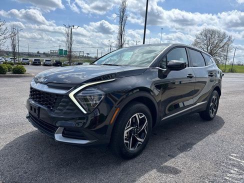 Used 2025 Kia Sportage LX image 16