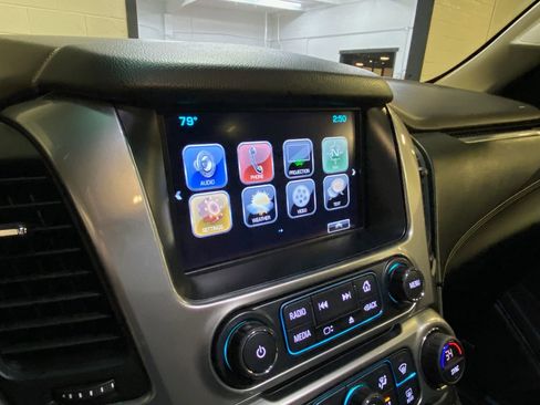 Used 2017 Chevrolet Suburban Premier image 27