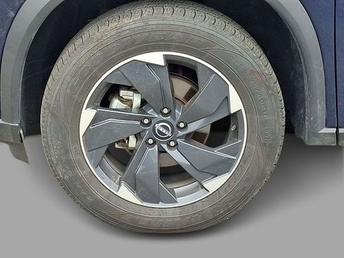 Used 2024 Nissan Rogue SV AWD/4WD image 8