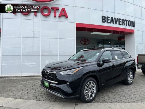 New 2026 Toyota Highlander Platinum AWD/4WD image 1