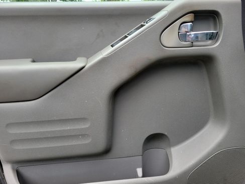 Used 2017 Nissan Frontier SV RWD image 14