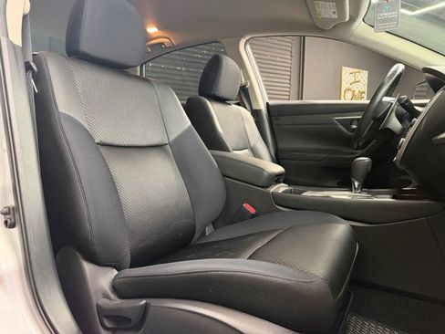 Used 2016 Nissan Altima 2.5 SR FWD image 17