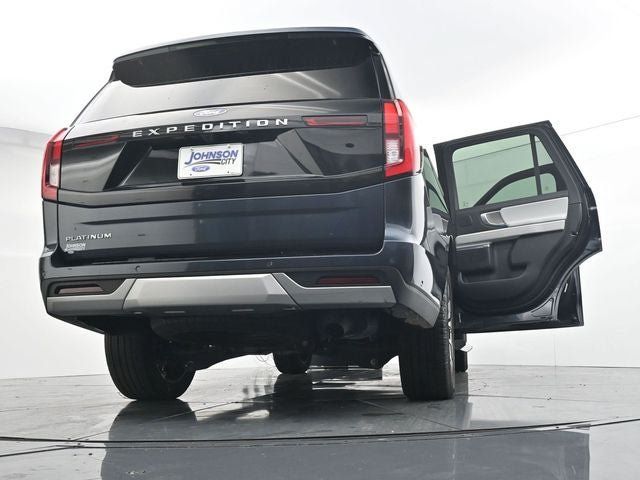 Used 2025 Ford Expedition Platinum w/ Driver's Package AWD/4WD image 43