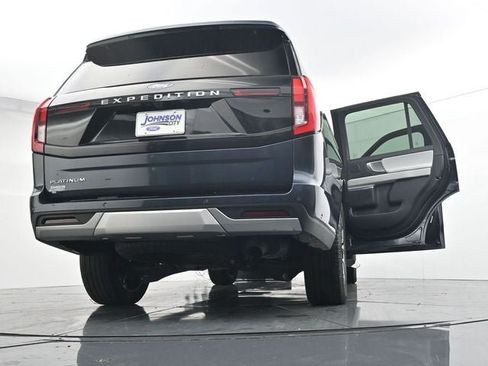Used 2025 Ford Expedition Platinum w/ Driver's Package AWD/4WD image 43