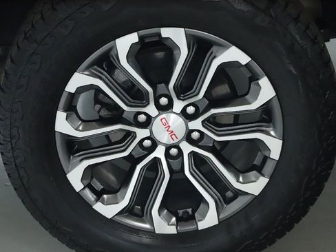 Used 2026 GMC Canyon Denali AWD/4WD image 12