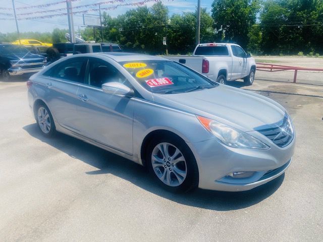 Used 2011 Hyundai Sonata Limited FWD image 2