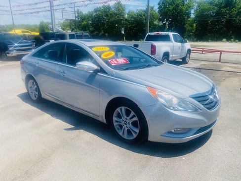 Used 2011 Hyundai Sonata Limited FWD image 2