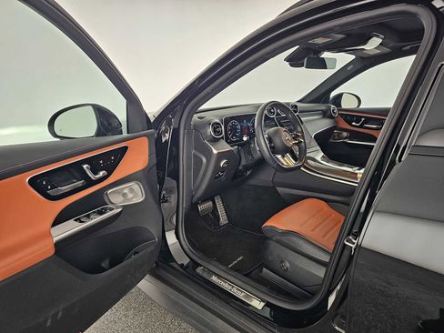 Used 2024 Mercedes-Benz GLC 300 image 19