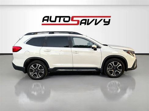 Used 2023 Subaru Ascent Limited image 8