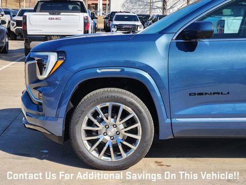 New 2026 GMC Terrain Denali w/ LPO, Black Badging Package image 5