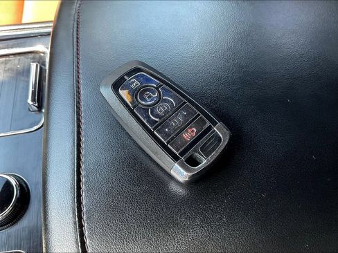 Used 2020 Lincoln Aviator Reserve w/ Elements Package Plus AWD/4WD image 32