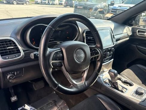 Used 2022 Jeep Grand Cherokee Laredo X AWD/4WD image 11