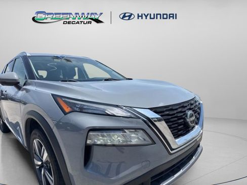 Used 2023 Nissan Rogue SL AWD/4WD image 2