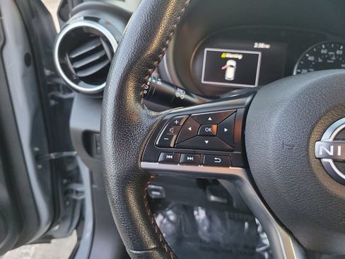 Used 2023 Nissan Kicks SR w/ SR Premium Package FWD image 17