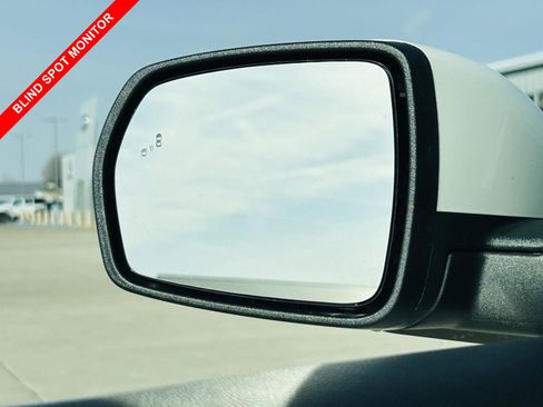 Used 2024 Ford Edge SEL w/ Convenience Package image 8