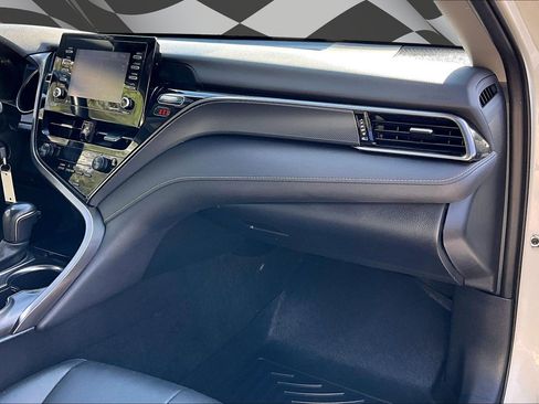 Used 2023 Toyota Camry SE image 16