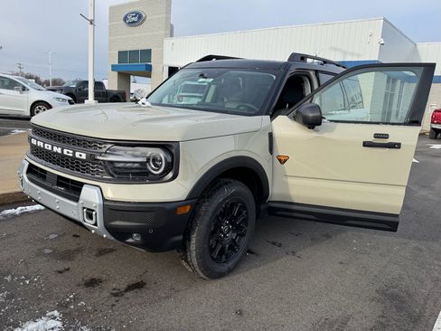 New 2025 Ford Bronco Sport Badlands w/ Badlands Tech Package AWD/4WD image 31