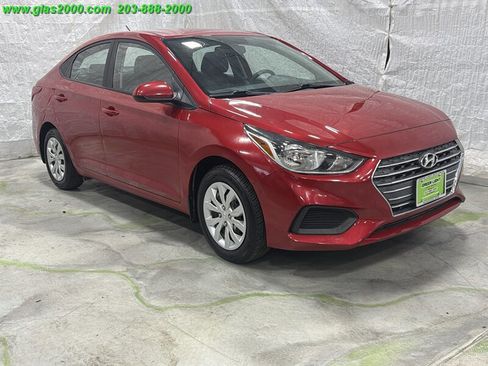 Used 2019 Hyundai Accent SE FWD image 2