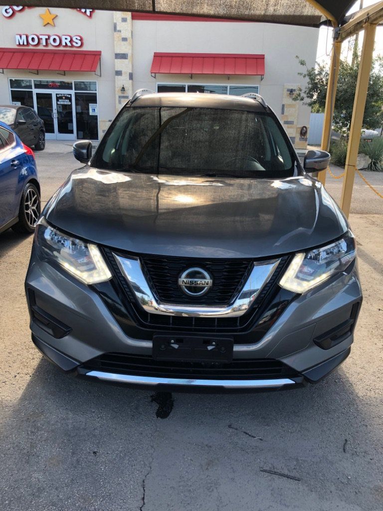 Used 2018 Nissan Rogue SV FWD image 2