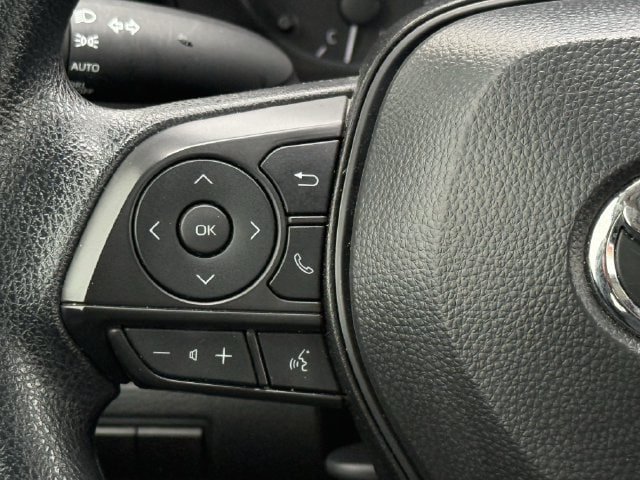 Used 2025 Toyota Corolla LE FWD image 14