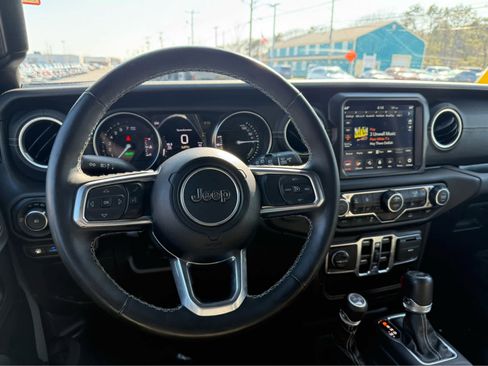 Used 2023 Jeep Wrangler Sahara w/ Cold Weather Group image 20