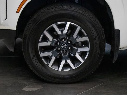 Used 2022 Nissan Frontier SV image 8