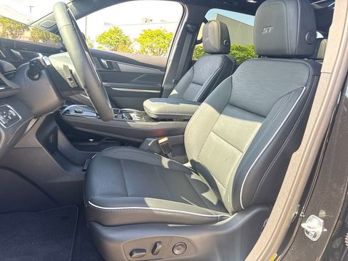 New 2026 Buick Enclave Sport Touring w/ Super Cruise Package AWD/4WD image 16