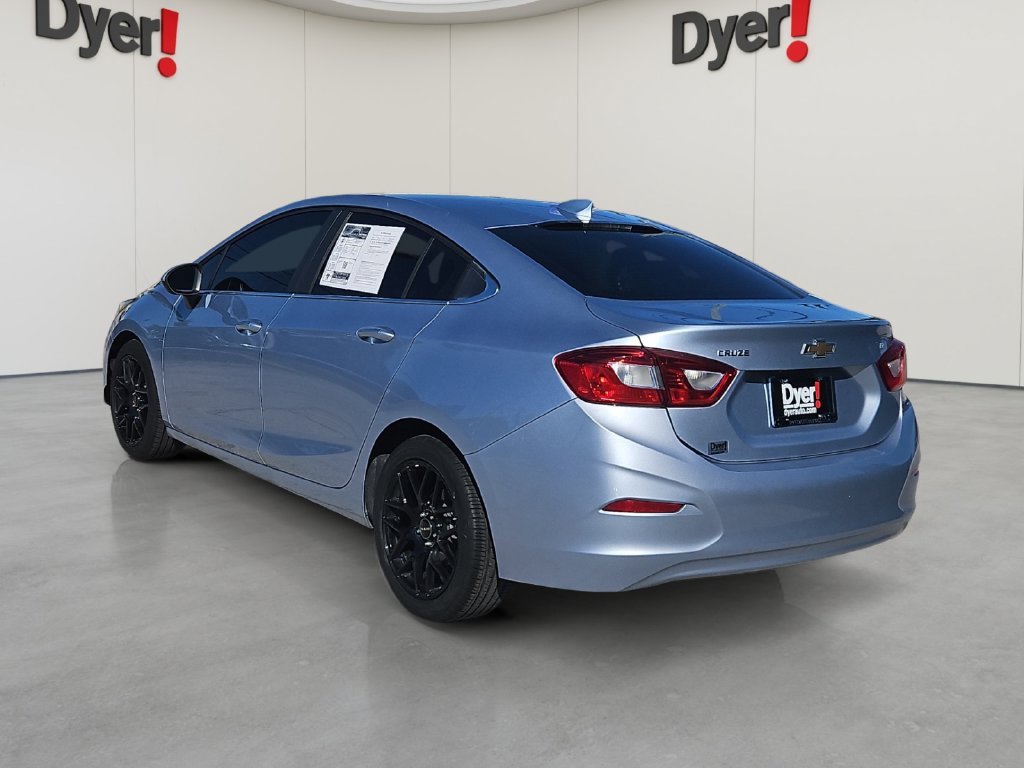 Used 2018 Chevrolet Cruze LT w/ LT Fleet Convenience Package FWD image 3