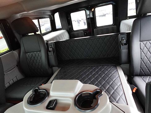 Used 2002 HUMMER H1 4-Door Wagon AWD/4WD image 25