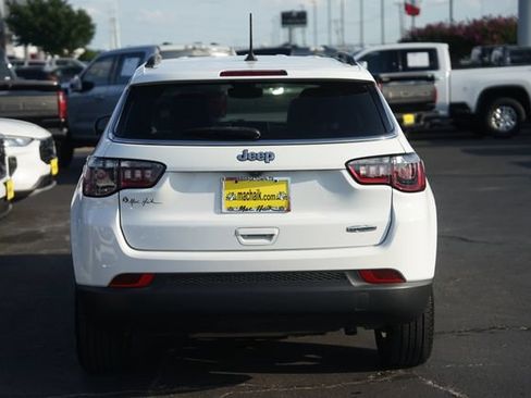 Used 2022 Jeep Compass Latitude FWD image 7