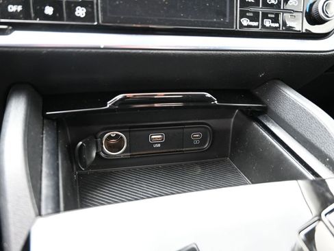 Used 2024 Kia Sportage LX image 19