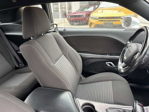 Certified 2022 Dodge Challenger SXT image 10