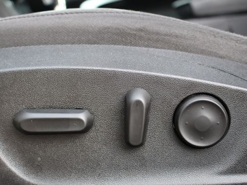 Used 2012 Buick Regal Leather image 16