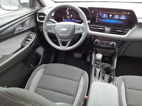 Used 2024 Chevrolet TrailBlazer LT FWD image 4