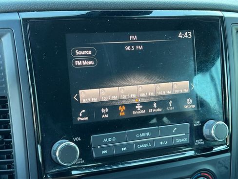 Used 2022 Nissan Titan SV image 21