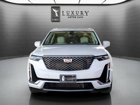 Used 2022 Cadillac XT6 Premium Luxury w/ Technology Package AWD/4WD image 3